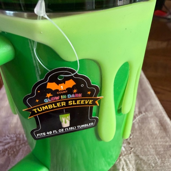 Stanley + Starbucks Neon Green Halloween Slime 40oz Quencher Rare Glow Sleeve - Picture 3 of 9
